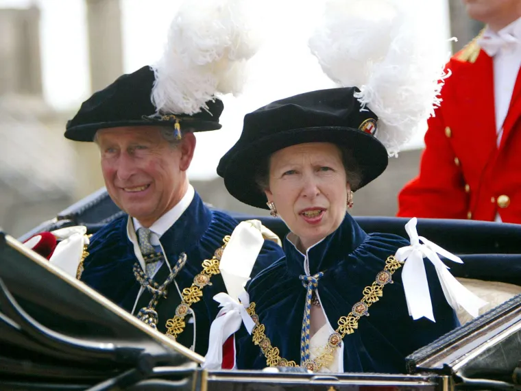 Izvukla je stare fotografije i prisjetila se. Podučavala je plemićku elitu. Znate li o kome je riječ?