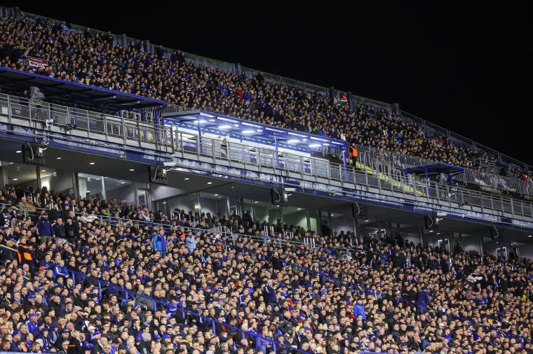 Zanimljiv prizor u svečanoj loži: Pogledajte gdje sjedi predsjednik Dinama, a gdje Hajduka