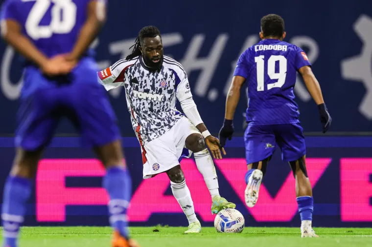 Zanimljiv prizor u svečanoj loži: Pogledajte gdje sjedi predsjednik Dinama, a gdje Hajduka