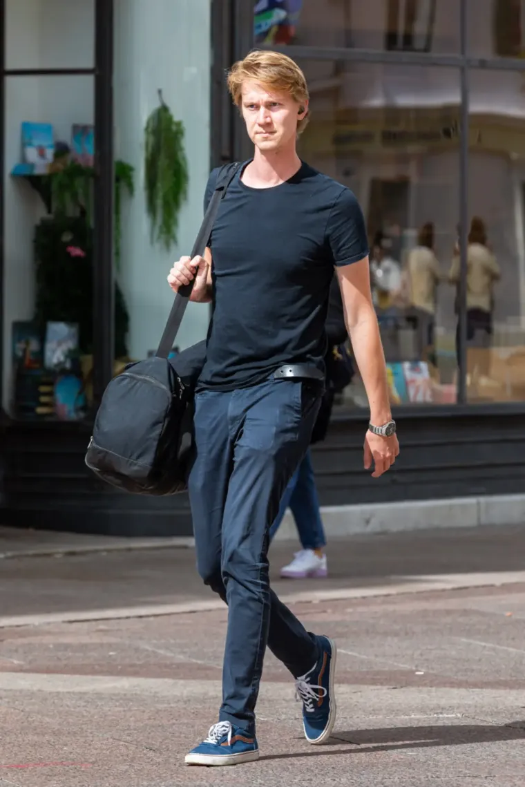 Hladno vrijeme nije obeshrabrilo Riječane: Pro&scaron;etali Korzom u odvažnim kombinacijama