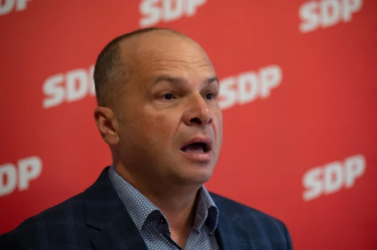 Počeli izbori za novo vodstvo SDP-a: Na biralište stigao glavni favorit
