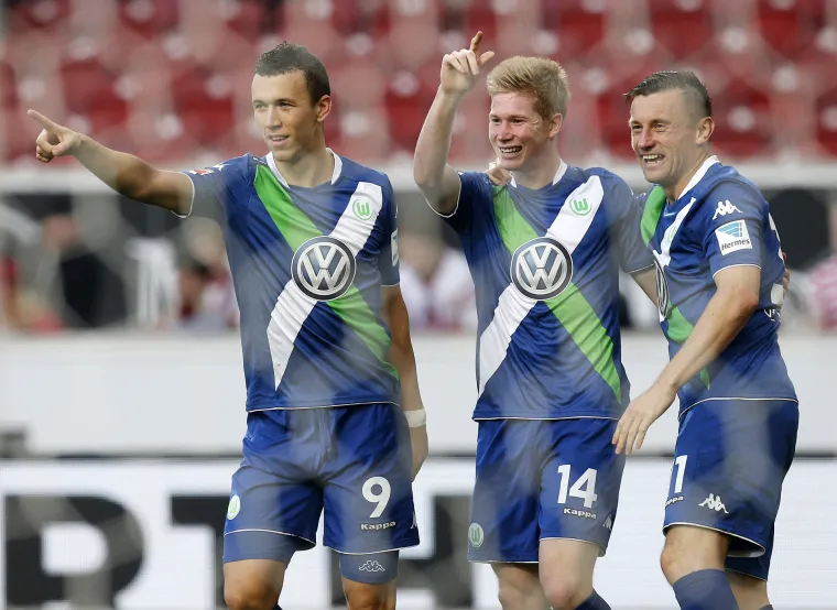 Godine 2012. prelazi u Wolfsburg u kojemu je svlačionicu dijelio s Ivanom Peri&scaron;ićem