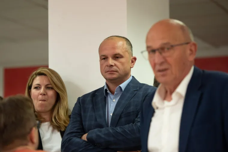 Gubitnici nasmijani, favorit ozbiljan. A gdje je čovjek koji je priredio najveće iznenađenje izbora?
