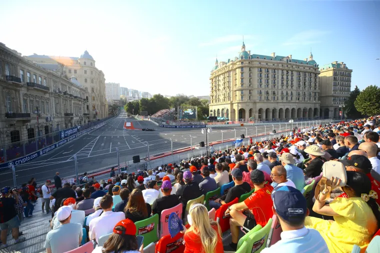 Verstappen tek peti, a Leclerc drugi: Piastri najbrži na VN Azerbajdžana