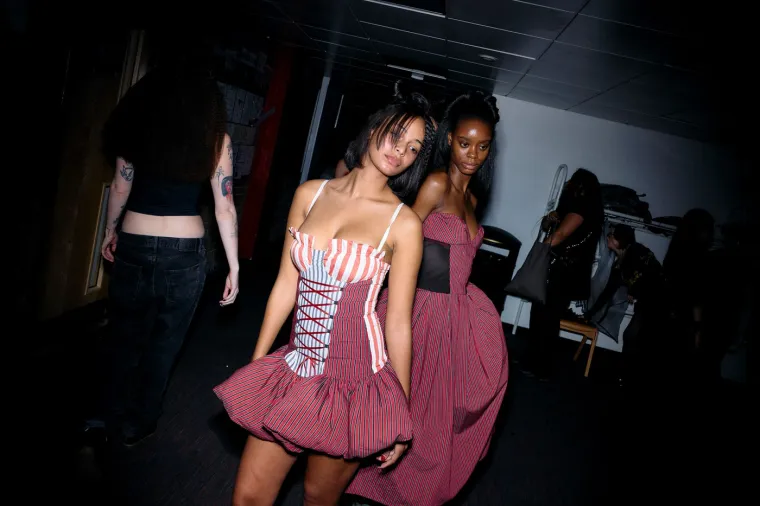 Vrući bunt na pisti: Ove krpice na manekenkama vi&scaron;e otkrivaju nego pokrivaju