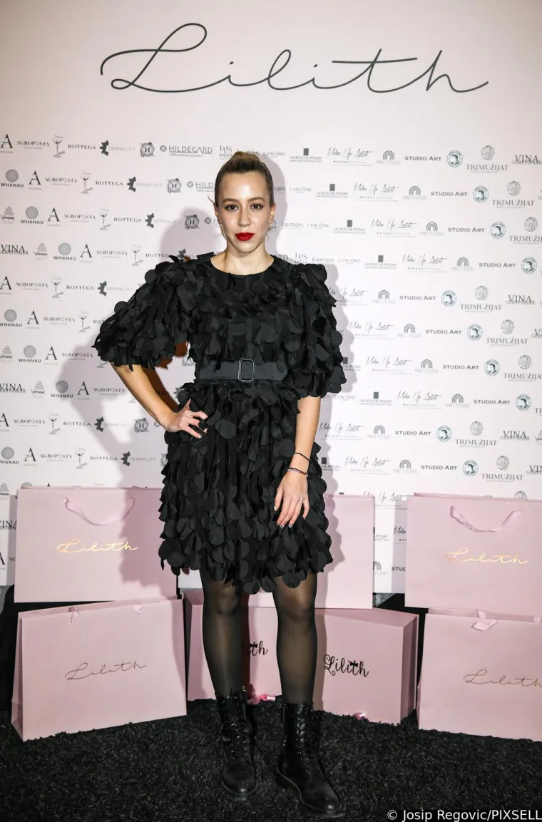 Vrući bunt na pisti: Ove krpice na manekenkama vi&scaron;e otkrivaju nego pokrivaju