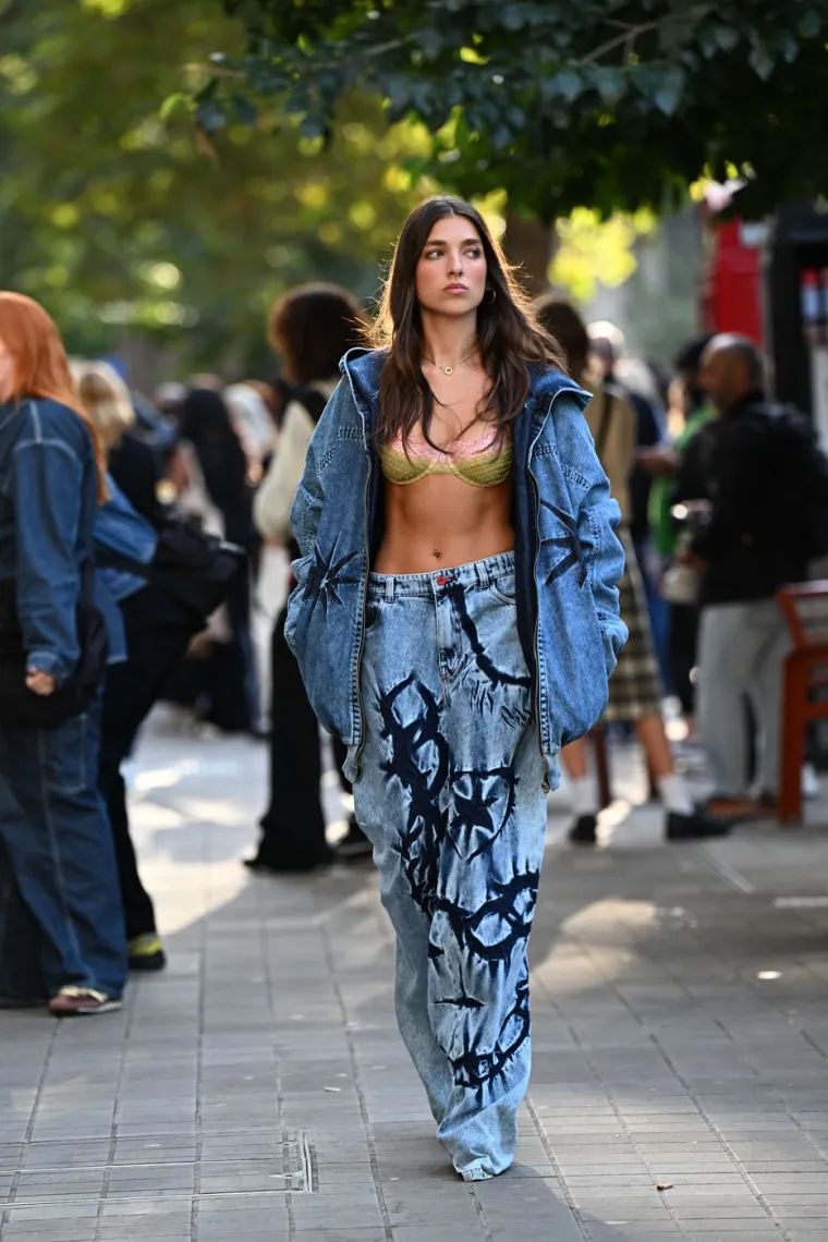 Grudnjaci, prozirne krpice, minjaci... Evo &scaron;to se sve nosi na ulicama Londona