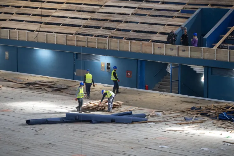 Izudarana i unakažena ostaje bez krova: Evo kako izgleda legendarna Ledena dvorana Doma sportova