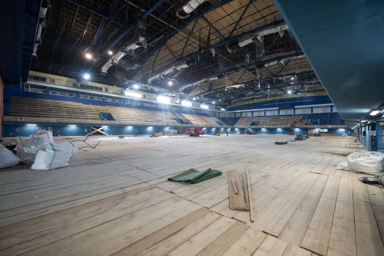 Izudarana i unakažena ostaje bez krova: Evo kako izgleda legendarna Ledena dvorana Doma sportova