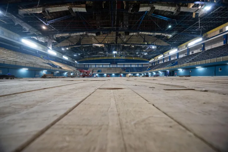 Izudarana i unakažena ostaje bez krova: Evo kako izgleda legendarna Ledena dvorana Doma sportova