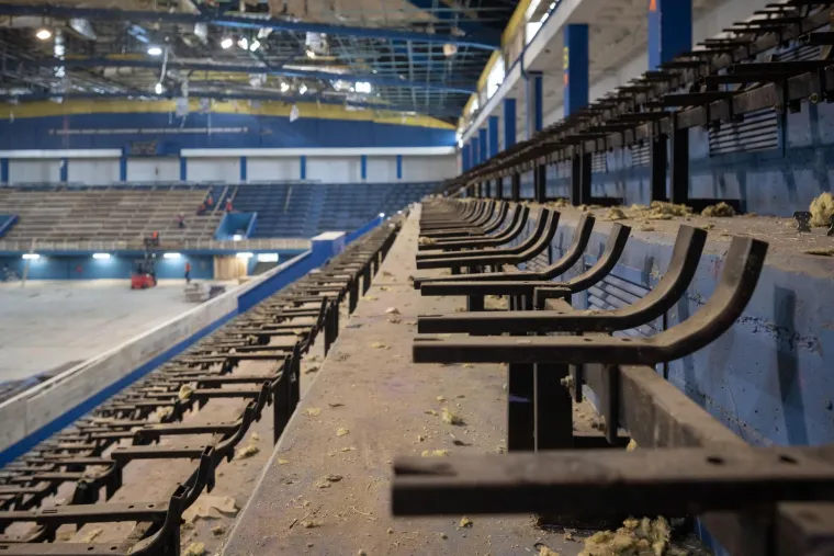 Izudarana i unakažena ostaje bez krova: Evo kako izgleda legendarna Ledena dvorana Doma sportova