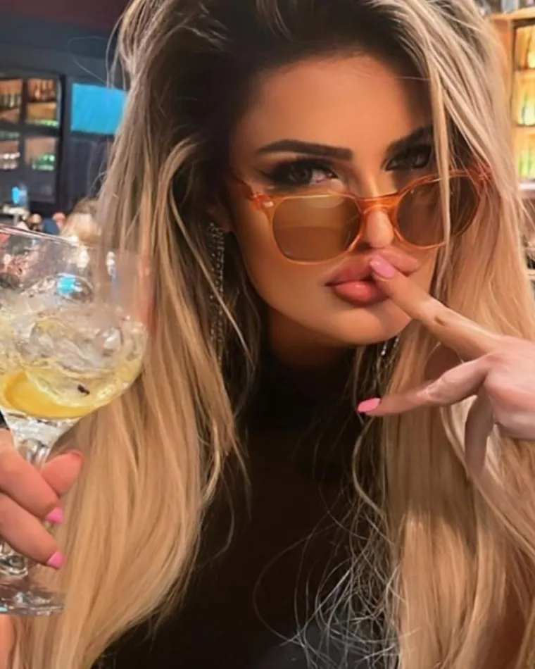 Manekenka Marina isplatila bivšeg u kovanicama