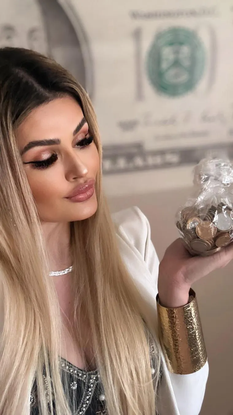 Manekenka Marina isplatila bivšeg u kovanicama