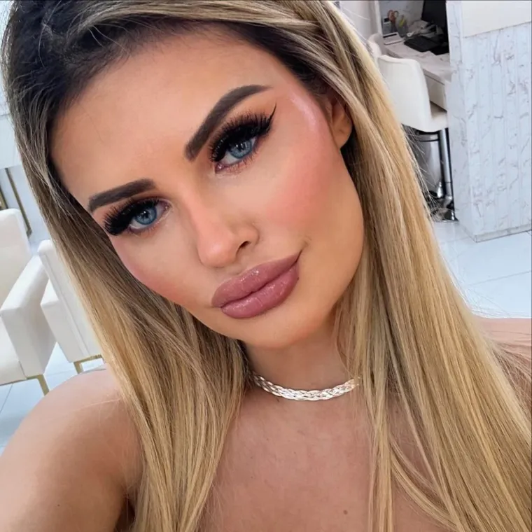 Manekenka Marina isplatila bivšeg u kovanicama