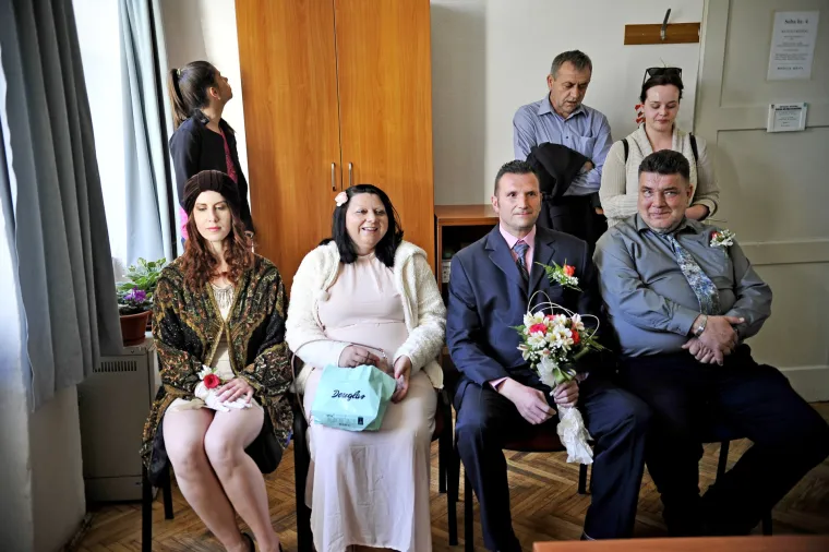 SPECIJAL RTL
Sinj, 100417.
Nevenka Bekavac iz tv show-a Ljubav je na selu udala se danas popodne u sinjskoj opcini za Zvonu Petricevica.
Foto: Nikola Vilic / CROPIX