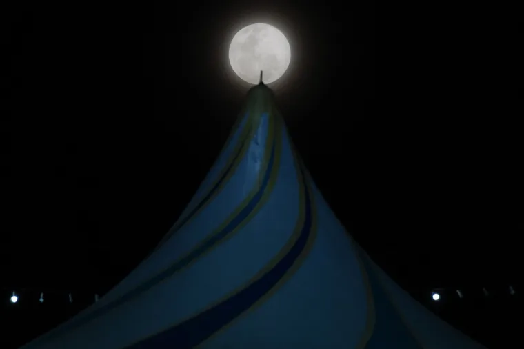 Sinoć nas je obasjao poseban supermjesec, onaj žetveni, pogledajte ga u njegovu punom sjaju