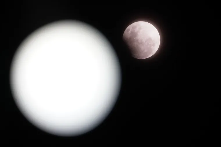 Sinoć nas je obasjao poseban supermjesec, onaj žetveni, pogledajte ga u njegovu punom sjaju