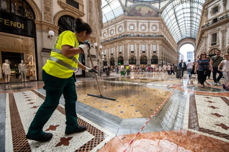 Boris potopio Italiju: Ljudi po mraku bježali iz domova. Dvoje ljudi nestalo, bili su na krovu kuće