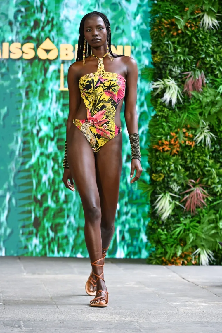 Zanosne manekenke u Milanu zapalile pistu kolekcijom bikinija: Ovo su vrući trendovi