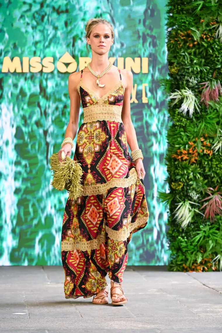 Zanosne manekenke u Milanu zapalile pistu kolekcijom bikinija: Ovo su vrući trendovi