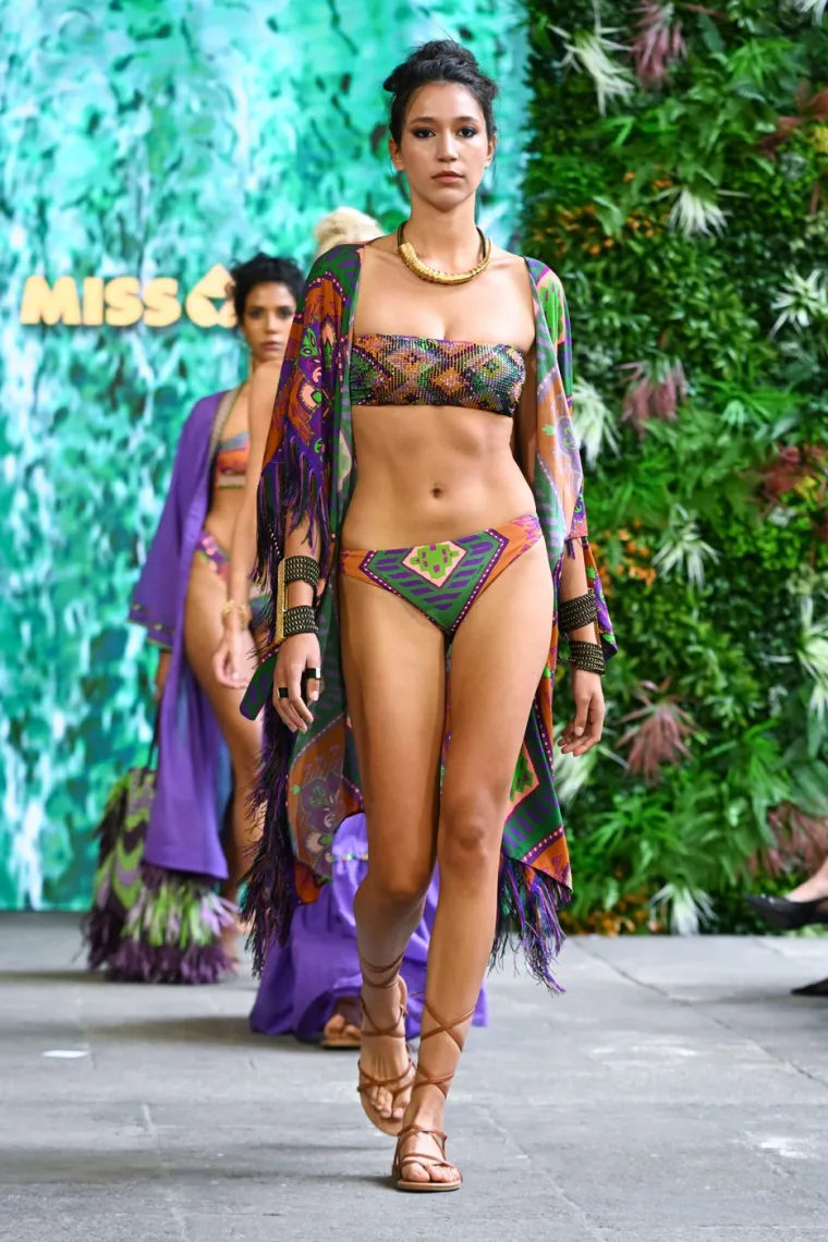 Zanosne manekenke u Milanu zapalile pistu kolekcijom bikinija: Ovo su vrući trendovi