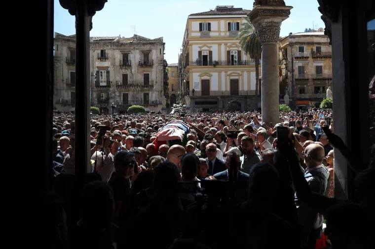 Najboljem strijelcu Svjetskog prvenstva na pogrebu skandiralo tisuće ljudi