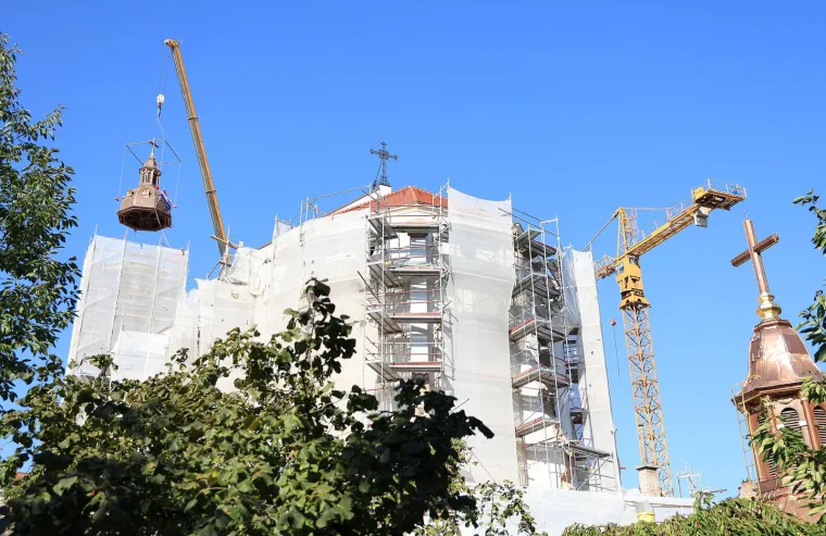 Spektakularne fotografije: Podignuta i druga kupola na baziliku u Palmotićevoj