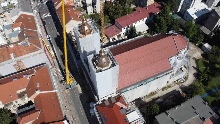 Spektakularne fotografije: Podignuta i druga kupola na baziliku u Palmotićevoj