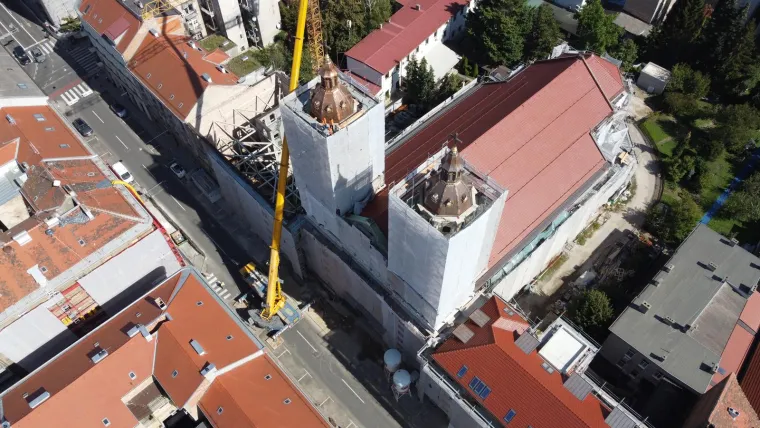 Spektakularne fotografije: Podignuta i druga kupola na baziliku u Palmotićevoj