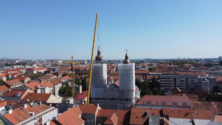 Spektakularne fotografije: Podignuta i druga kupola na baziliku u Palmotićevoj