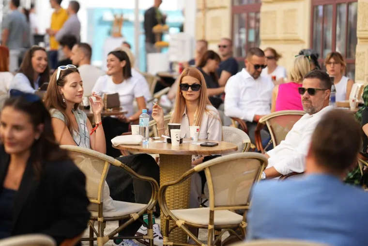 Weekend media festival ispunjen smijehom i odličnim outfitima: Zavirite u galeriju