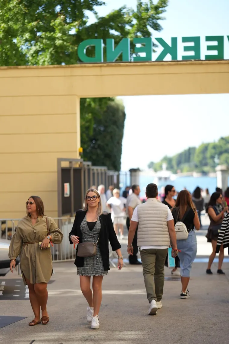 Weekend media festival ispunjen smijehom i odličnim outfitima: Zavirite u galeriju