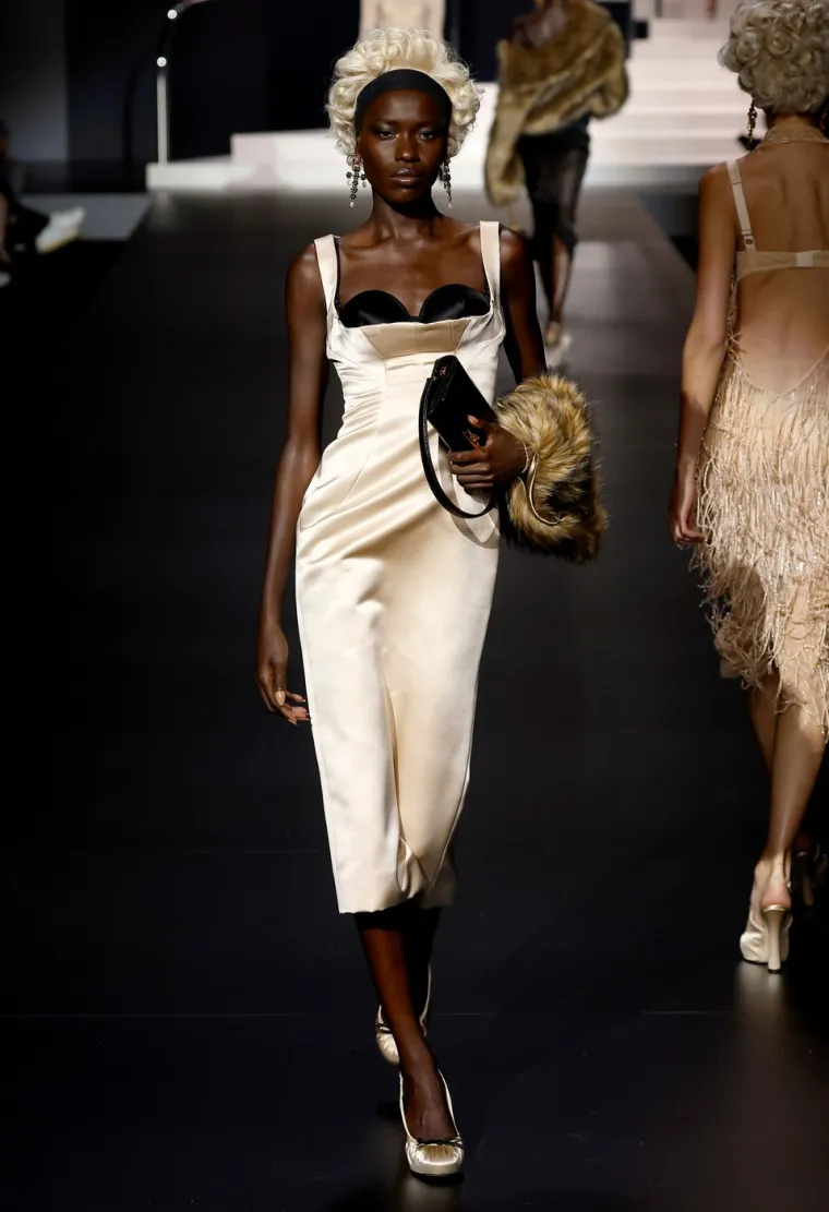 Irina Shayk i djevojka Leonarda DiCaprija dominirale pistom: Pogledajte zadivljujuće outfite