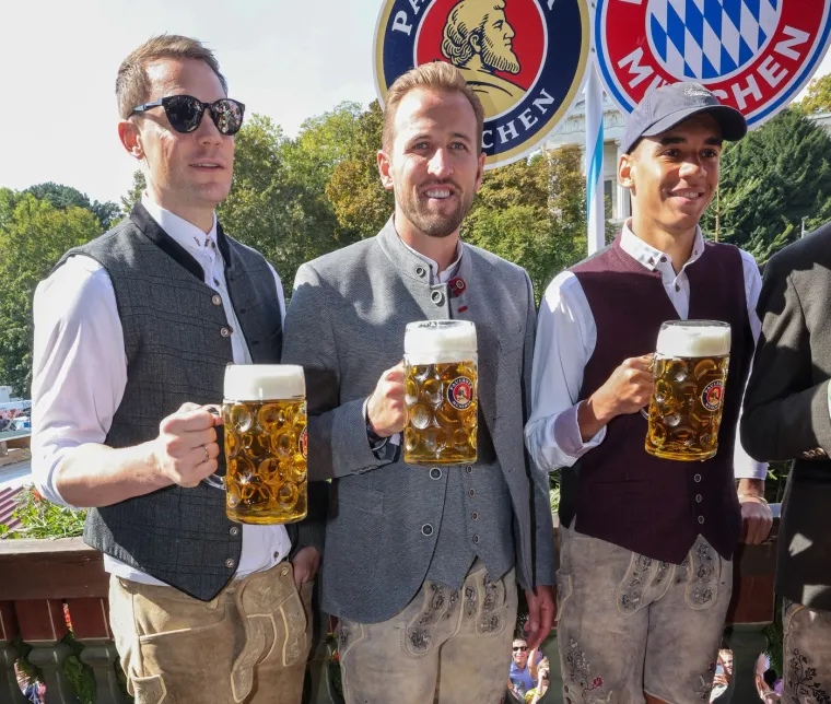 Nakon 'termina' pivo najbolje sjeda: Bayernovi igrači nakon petarde posjetili Oktoberfest