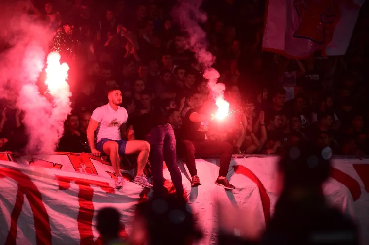 Neredi, utrčavanje na teren i hat-trick bivšeg igrača Gorice. Ovako je izgledala utakmica Zvezde i Partizana