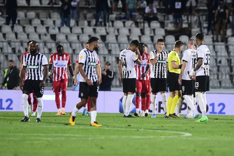 Neredi, utrčavanje na teren i hat-trick bivšeg igrača Gorice. Ovako je izgledala utakmica Zvezde i Partizana