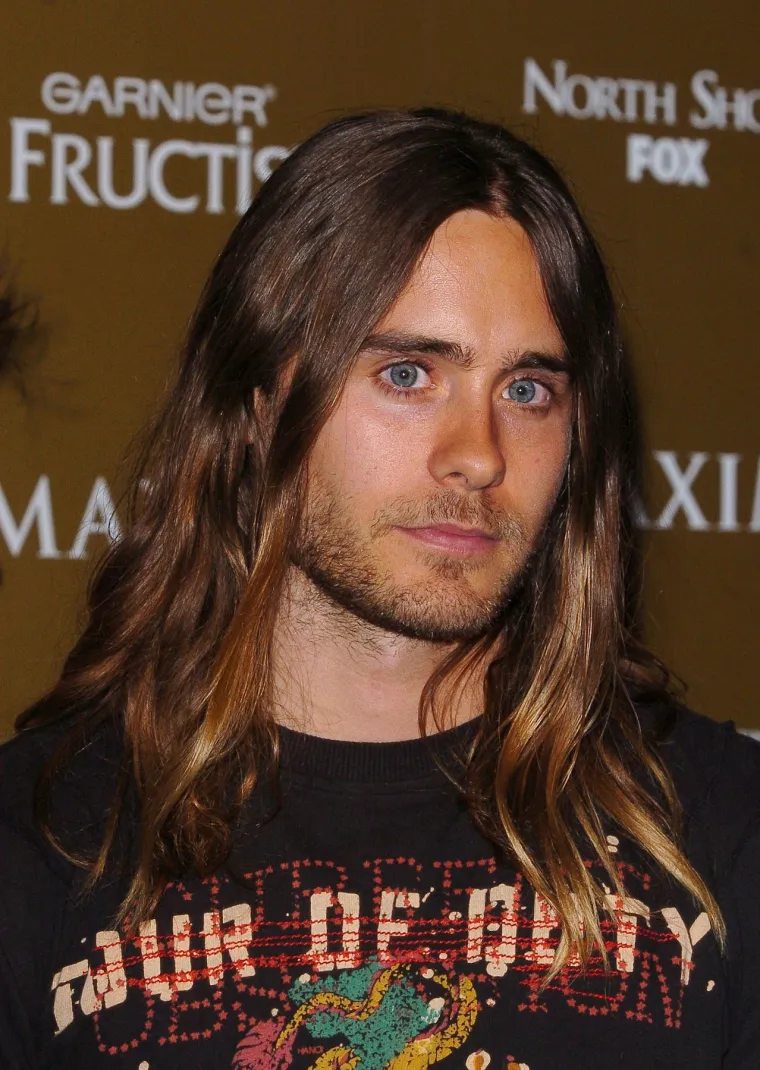 Osim uspješne glumačke karijere, Jared je suosnivač benda &apos;&apos;Thirty Seconds to Mars&apos;&apos; sa svojim bratom Shannonom, a bend je prodao više od 15 milijuna albuma diljem svijeta i postavio Guinnessov rekord za najdužu koncertnu turneju.