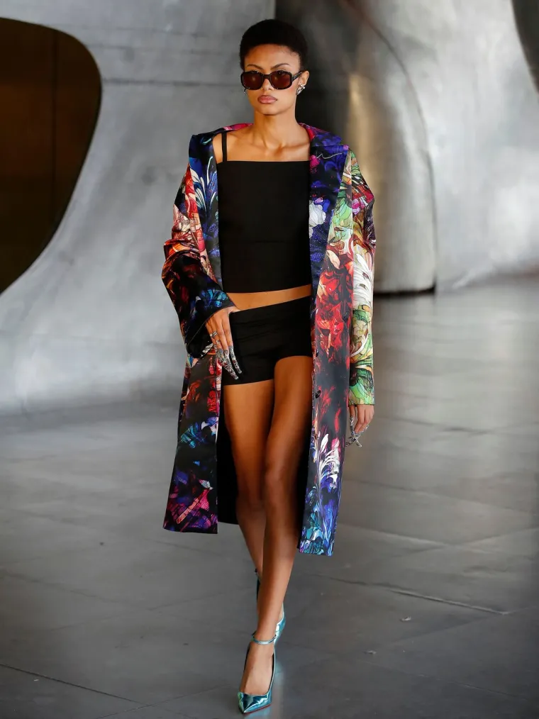 Modna revija u Parizu privukla veliku pozornost: Odvažni modeli ističu žensku figuru