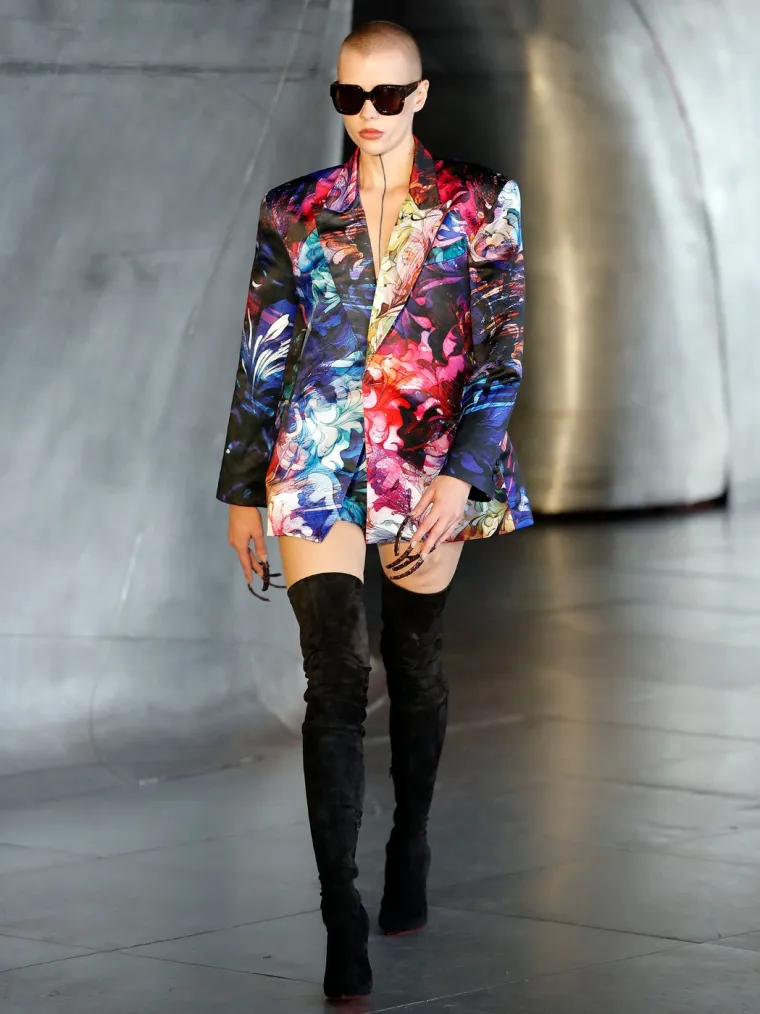 Modna revija u Parizu privukla veliku pozornost: Odvažni modeli ističu žensku figuru