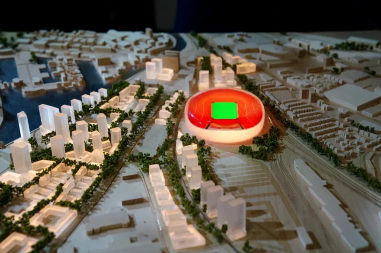 Od prošlog tjedna se nagađalo kako će klub odustati od planova da Old Trafford ostane u smanjenom kapacitetu te će se krenuti s novim stadionom od 100.000 mjesta.