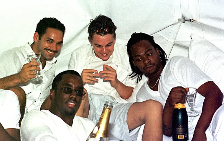Poznati &quot;bijeli partyji&quot; koji su se održavali u vili repera u East Hamptonsu od 1998. do 2009. godine posjetile su brojne holivudske zvijezde poput Leonarda DiCaprija, Ashtona Kutchera, Demi Moore, Khloe Kardashian... 