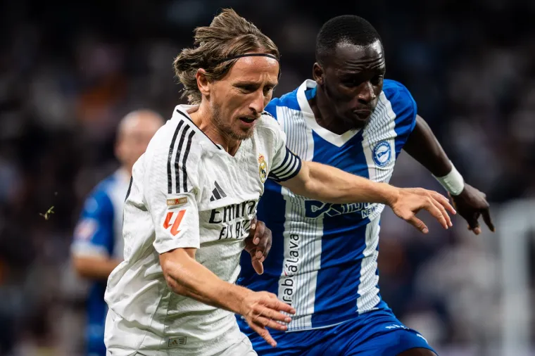 Luka Modrić tijekom utakmice protiv Alavesa