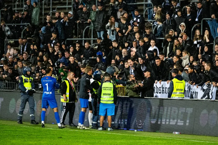 Kaotična utakmica između rivala švedske druge lige Helsingborga i Landskrone