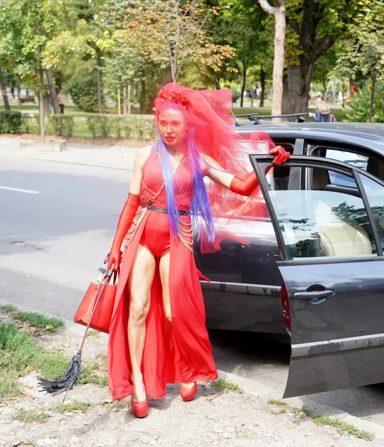 'Kako je moguće da ova žena ne stari?': Olja Vampirica iznenadila izgledom u sedmom desetljeću