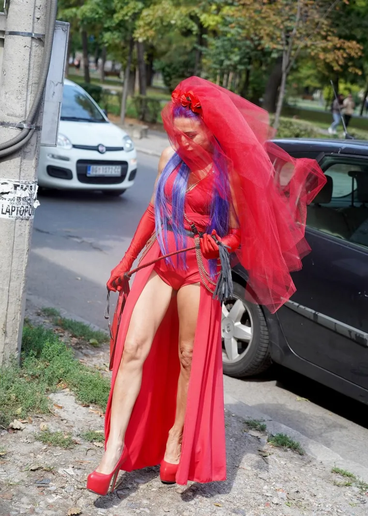 'Kako je moguće da ova žena ne stari?': Olja Vampirica iznenadila izgledom u sedmom desetljeću