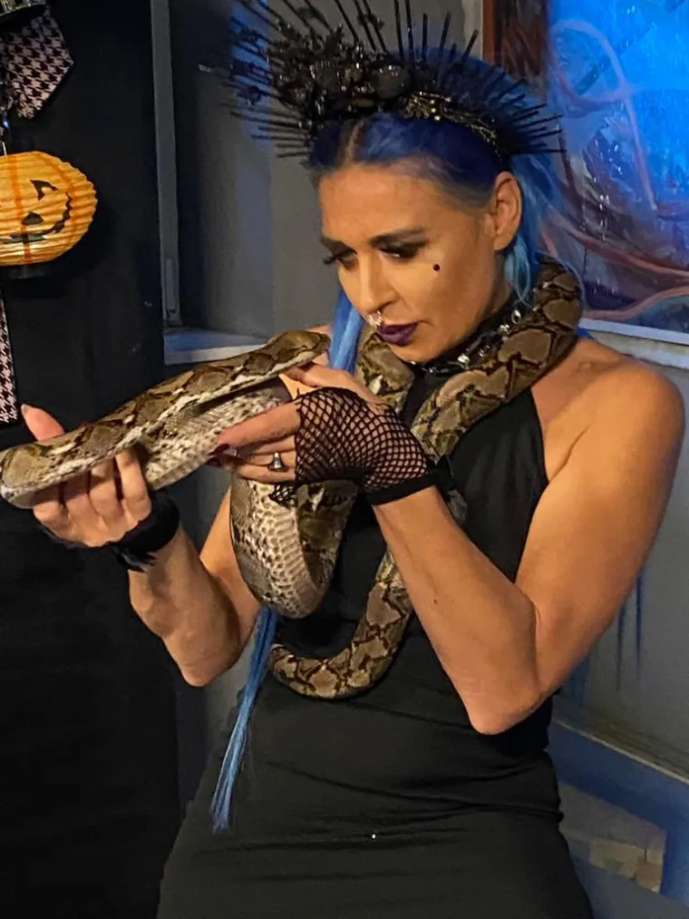 'Kako je moguće da ova žena ne stari?': Olja Vampirica iznenadila izgledom u sedmom desetljeću