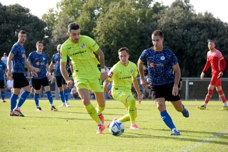 Igrala se deseta minuta kada je Dinamo udvostručio prednost, a &Scaron;pikić je ovog puta bio u ulozi asistenta, a dok je mrežu zatresao Kulenović.