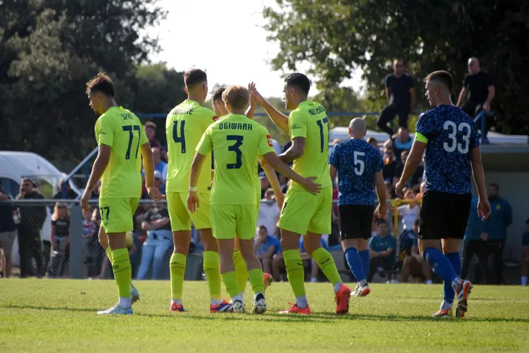 Dinamo izazvao kaos na jugu Istre: Sunčanih naočala vi&scaron;e od stanovnika, a prava atrakcija je semafor