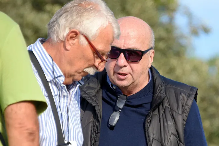 Dinamo izazvao kaos na jugu Istre: Sunčanih naočala vi&scaron;e od stanovnika, a prava atrakcija je semafor