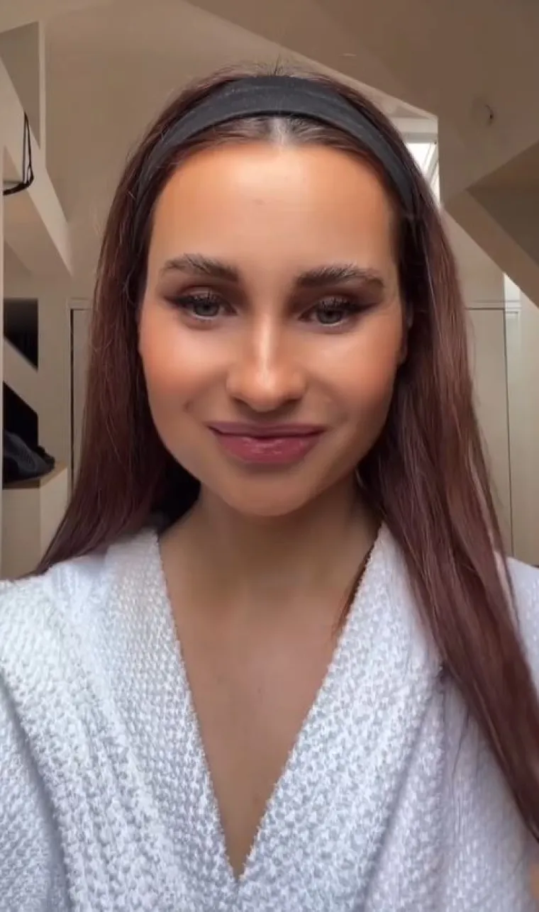 Adrianin video je impresionirao mnoge ljude jer je prikupio preko 106.000 pregleda na TikToku. Korisnici društvene mreže su komentirali čemu oni mogu zahvaliti svoju mladolikost pa je tako jedna žena rekla: &quot;To je i moja rutina.&quot;